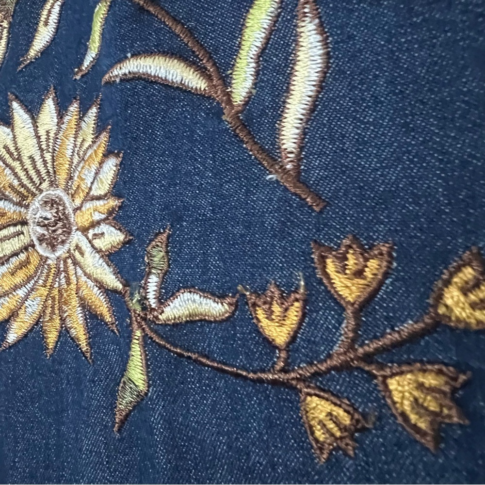 Blair Floral Embroidered Chambray Button Down Shirt XL Long Roll Tab Sleeve Boho - Picture 4 of 8
